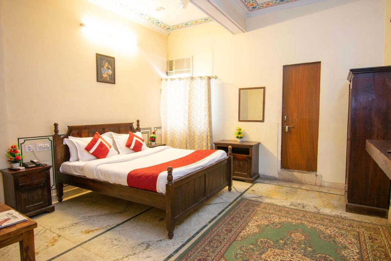 Raghuraj Palace Hotel