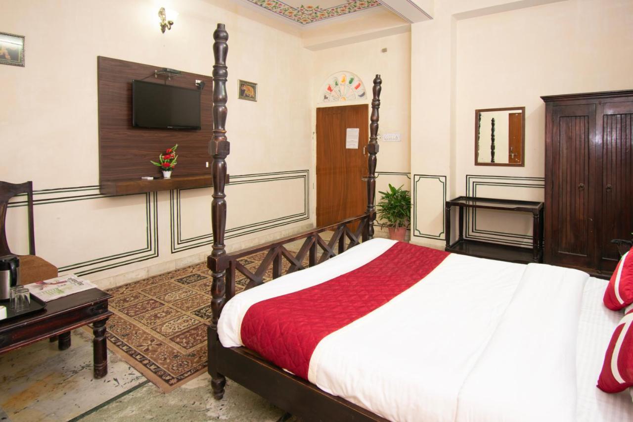 Hotel Raghuraj Palace 3*