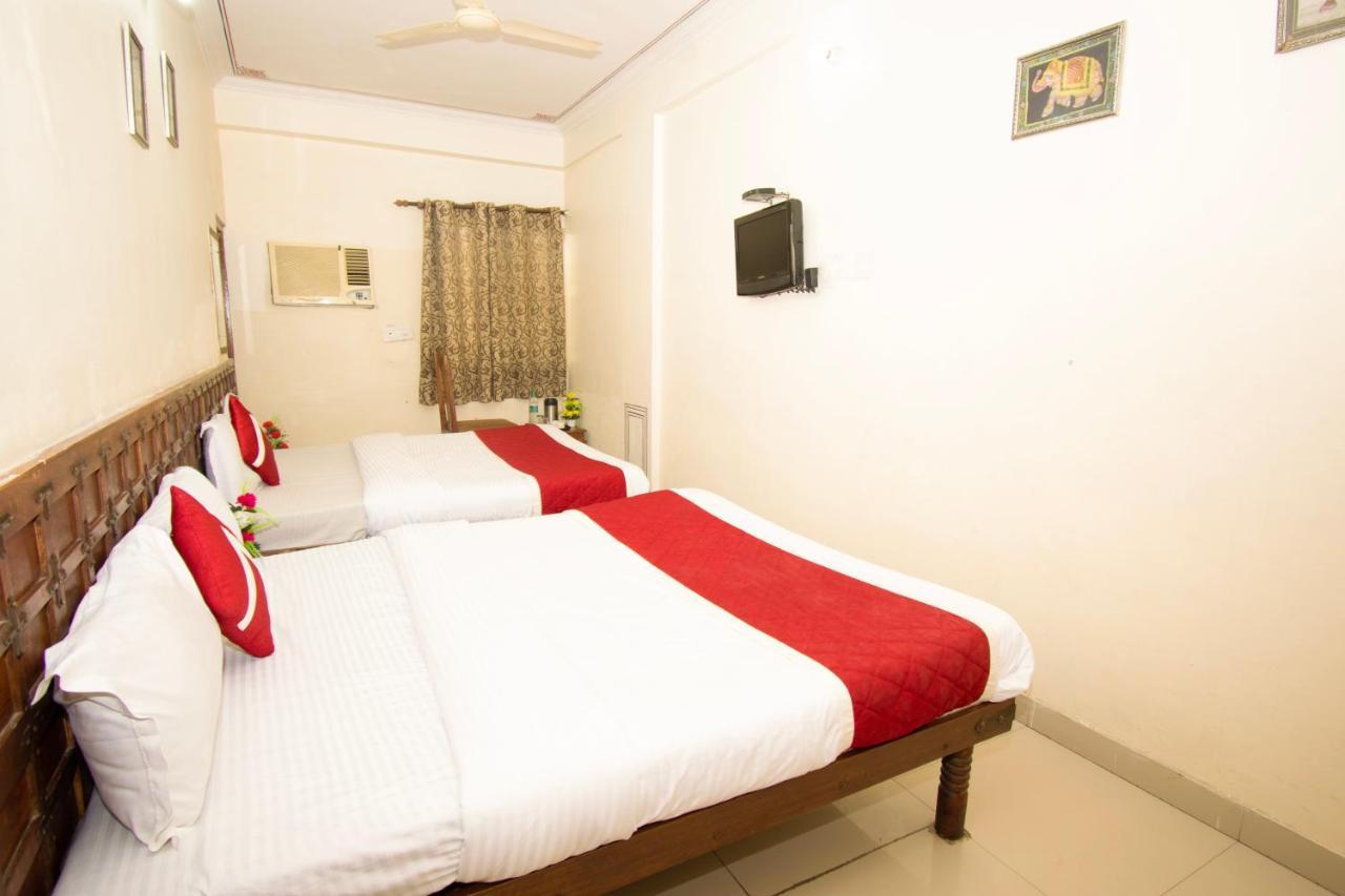 Hotel Raghuraj Palace 3*