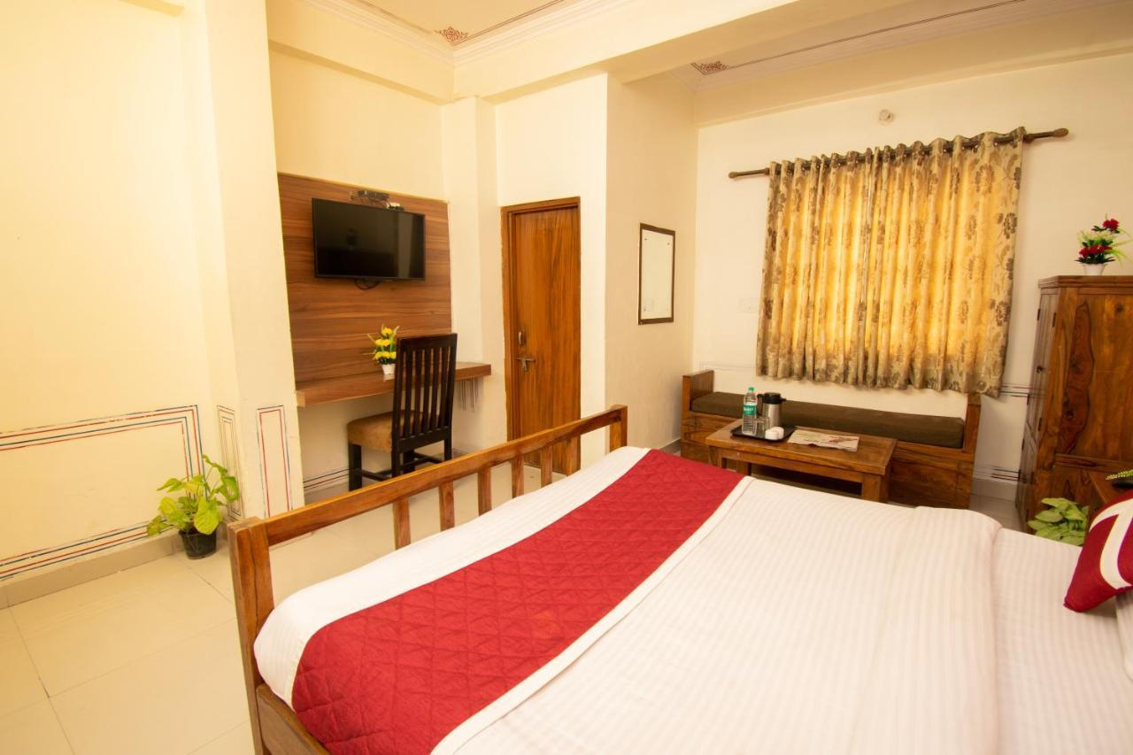Hotel Raghuraj Palace