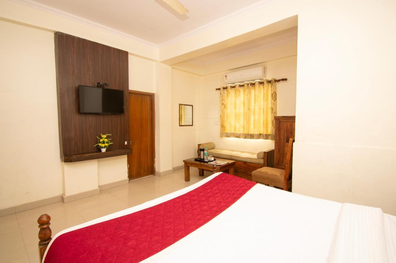 Hotel Raghuraj Palace 3*