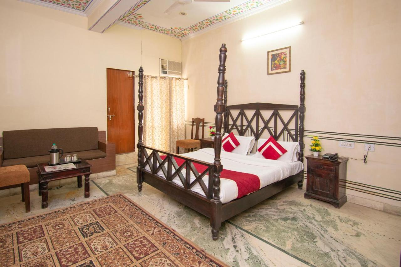 Hotel Raghuraj Palace