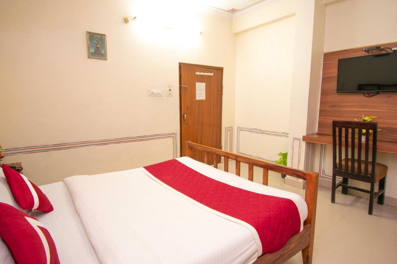 Raghuraj Palace Hotel 3*