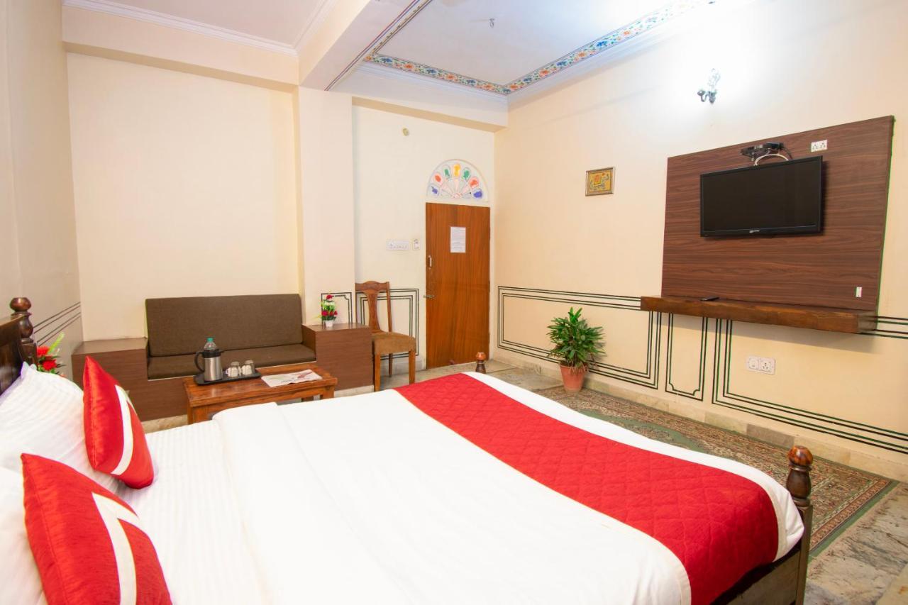 Raghuraj Palace Hotel