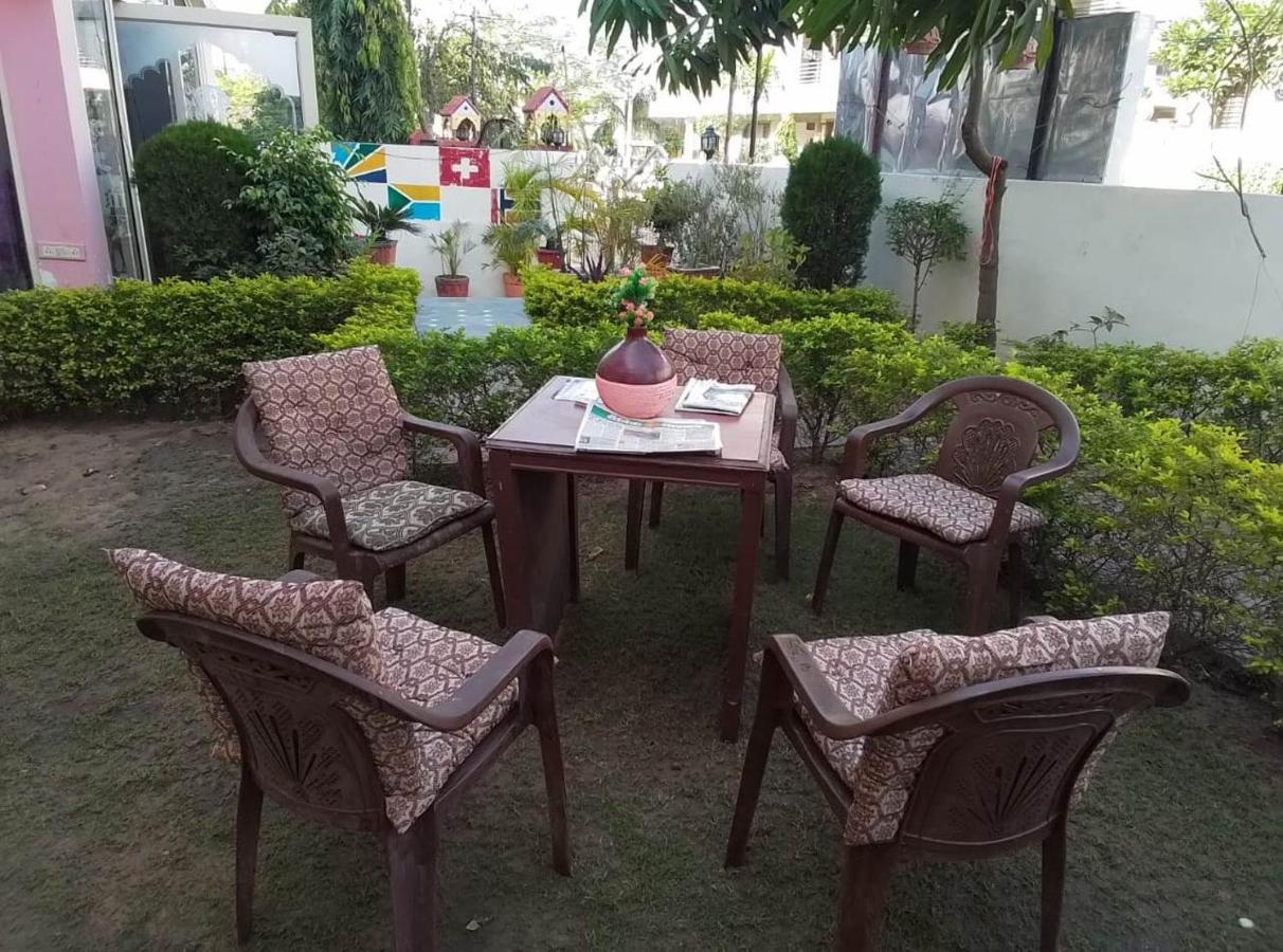Hotel Singhasan House *