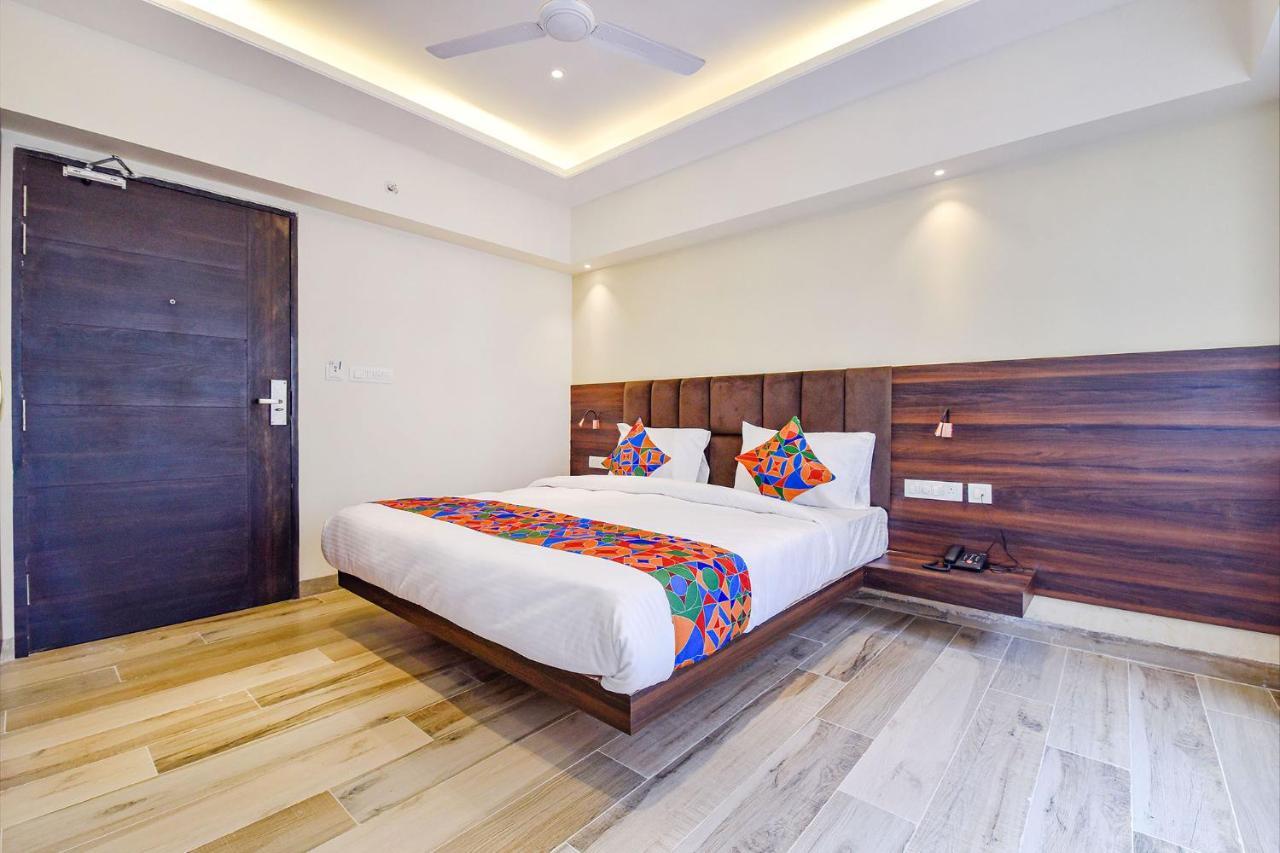Hotel Fabhotel Prime Pink Park