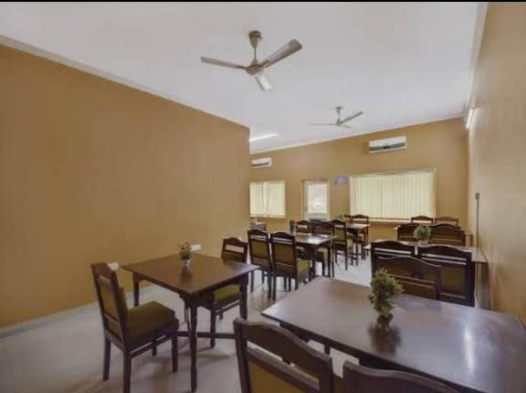 Hotel Singhasan House *