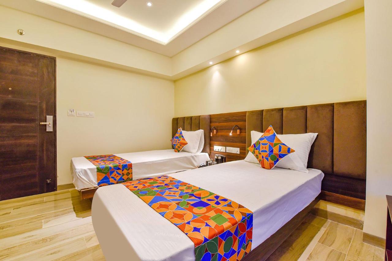 Fabhotel Prime Pink Park 3*