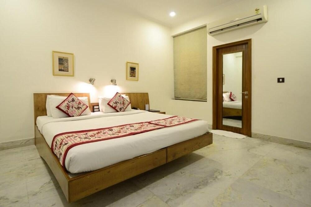 Yulia- Le 3* Jaipur