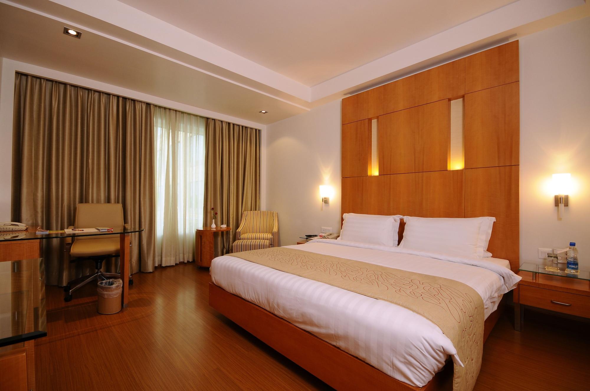 Ramada By Wyndham Hotel 4*