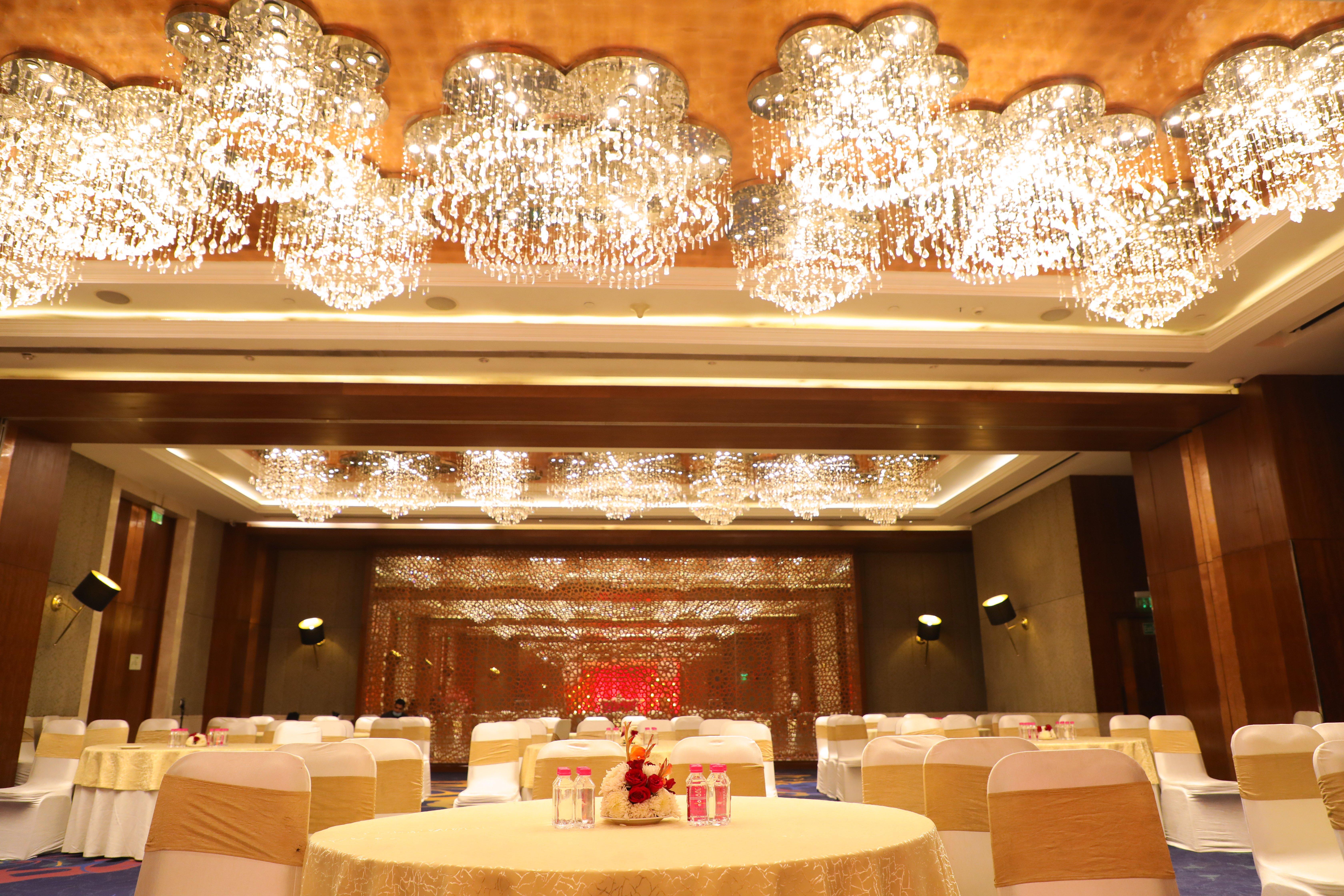 Centre By Ihg Hotel 5*