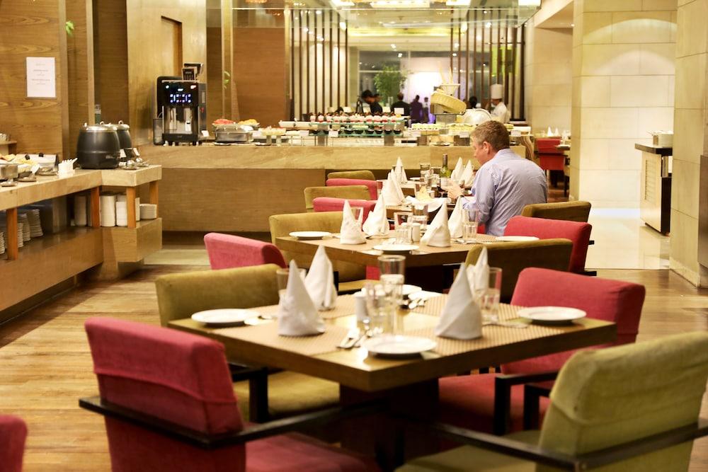 Royal Orchid Jaipur, Tonk Road 5* Jaipur