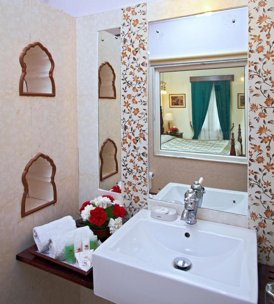 Hotel Mandawa Haveli Jaipur