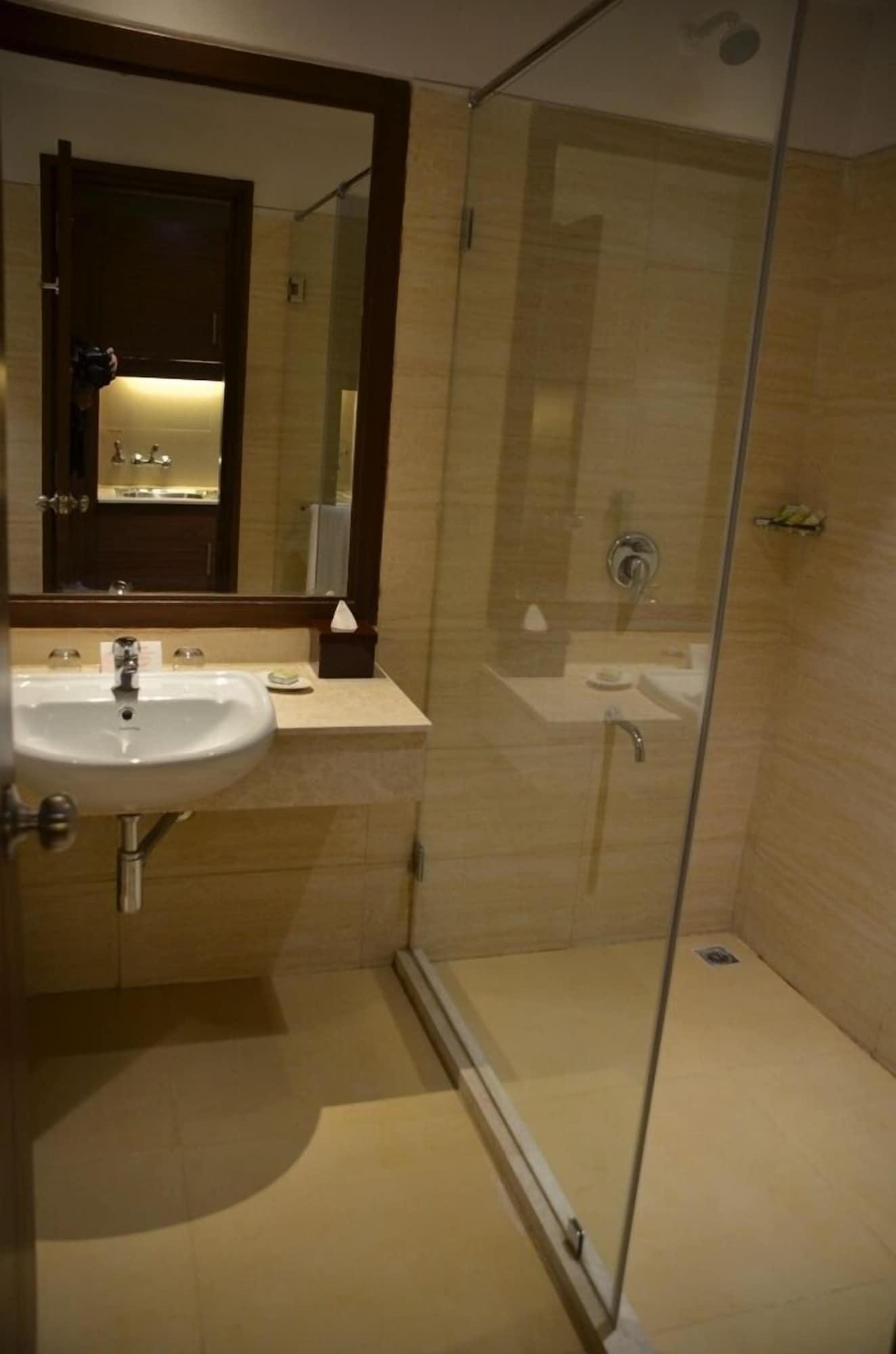 Hotel The Lalit Traveller- Airport Jaipur