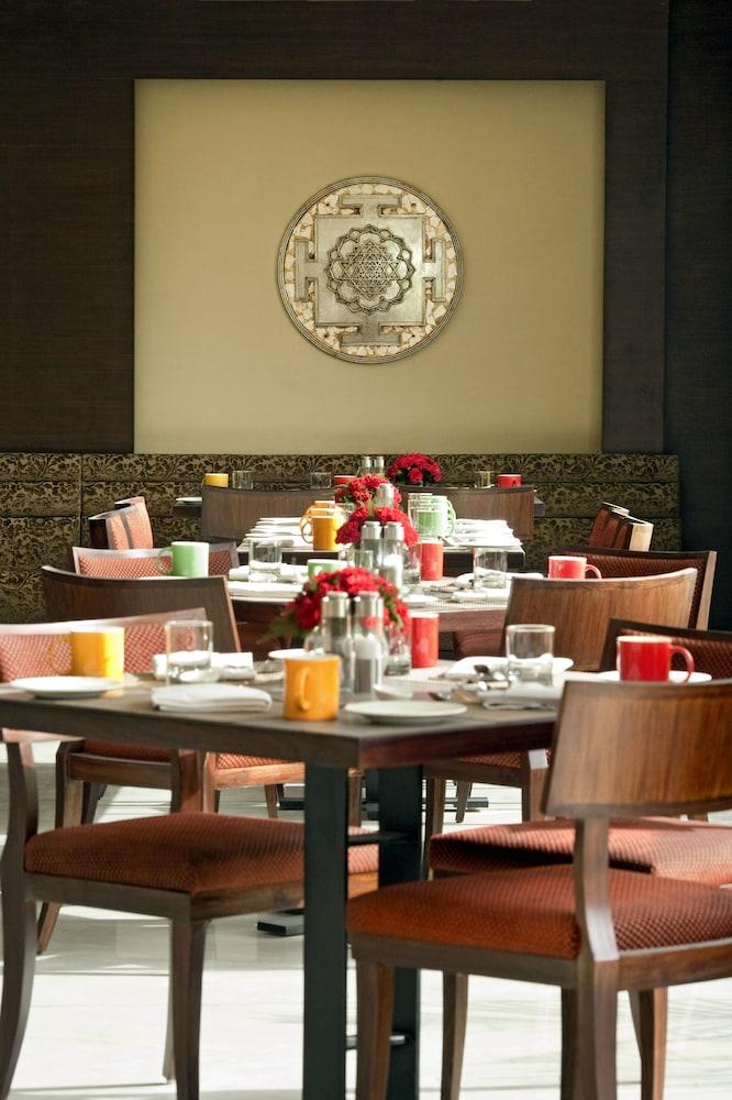Hotel The Lalit Traveller- Airport
