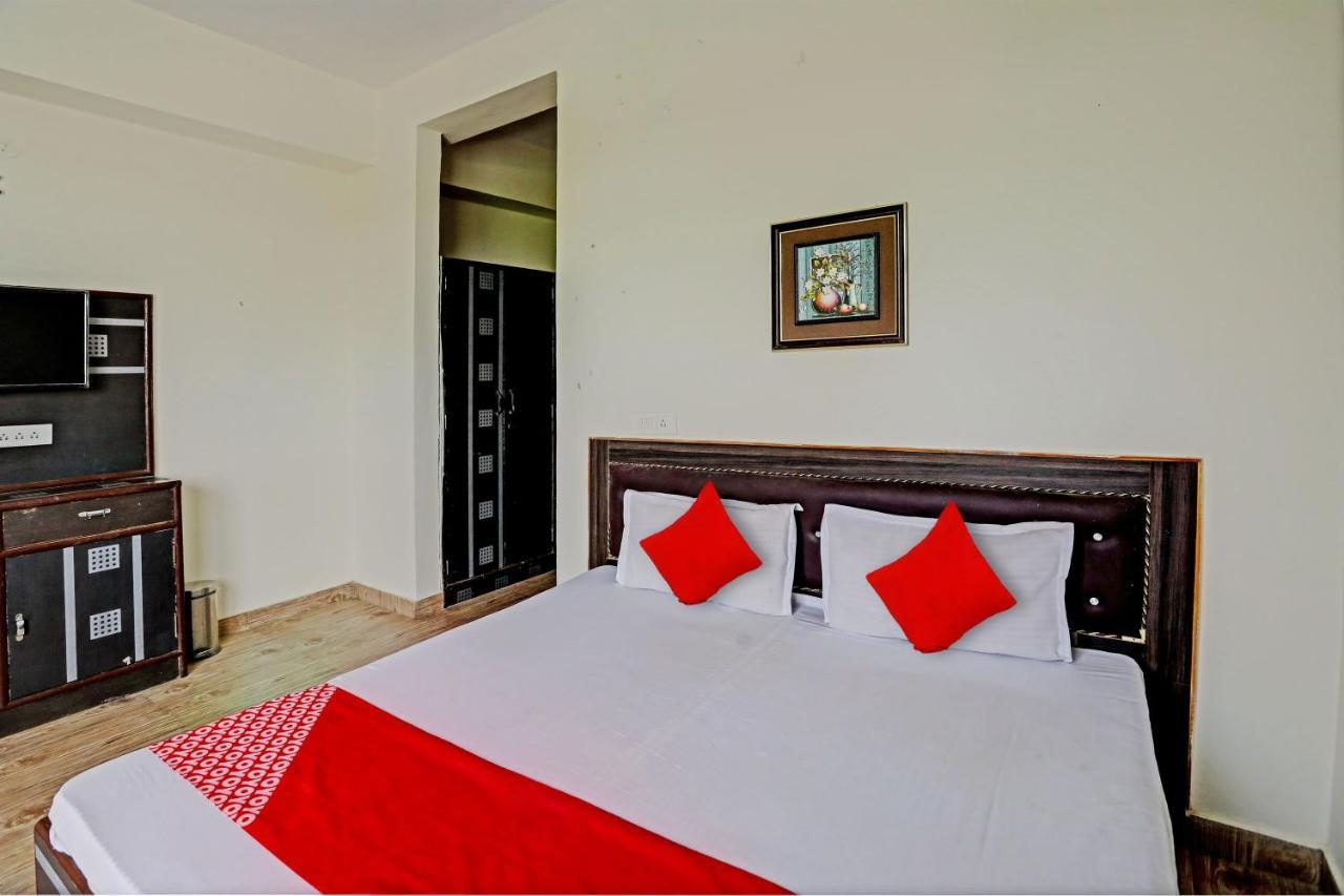 Hotel Oyo Flagship Vatika 3*