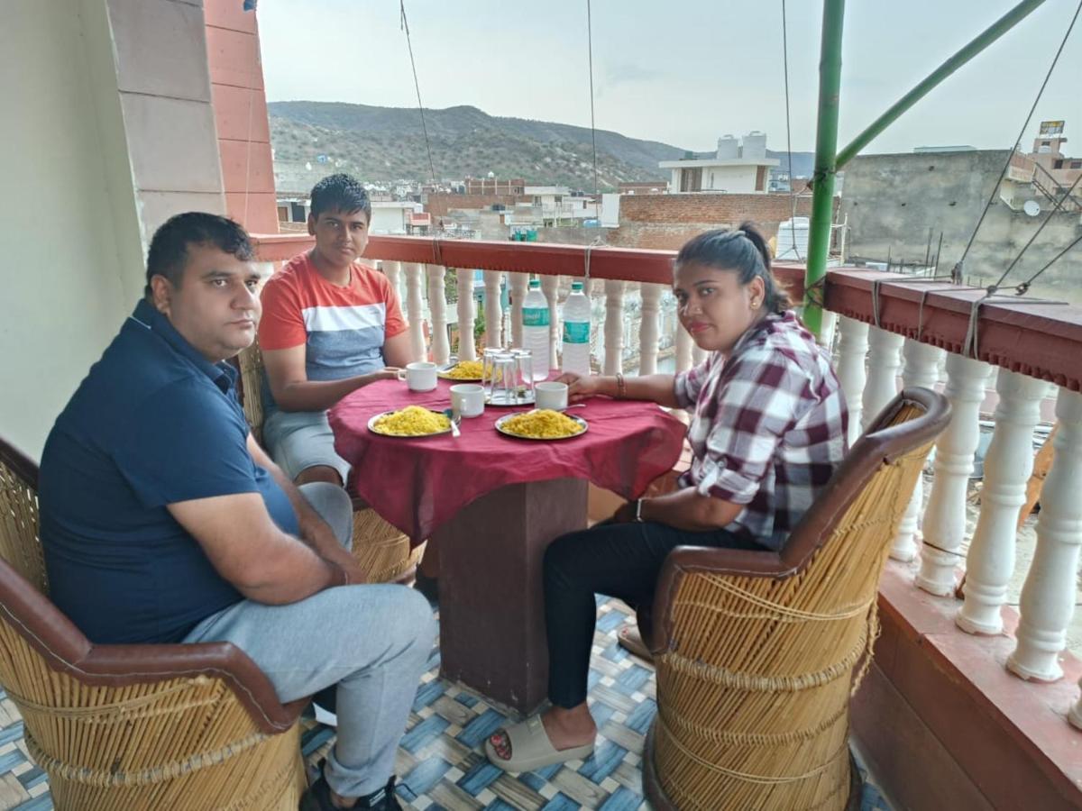 Shree Narayan Palace Hotel 2*