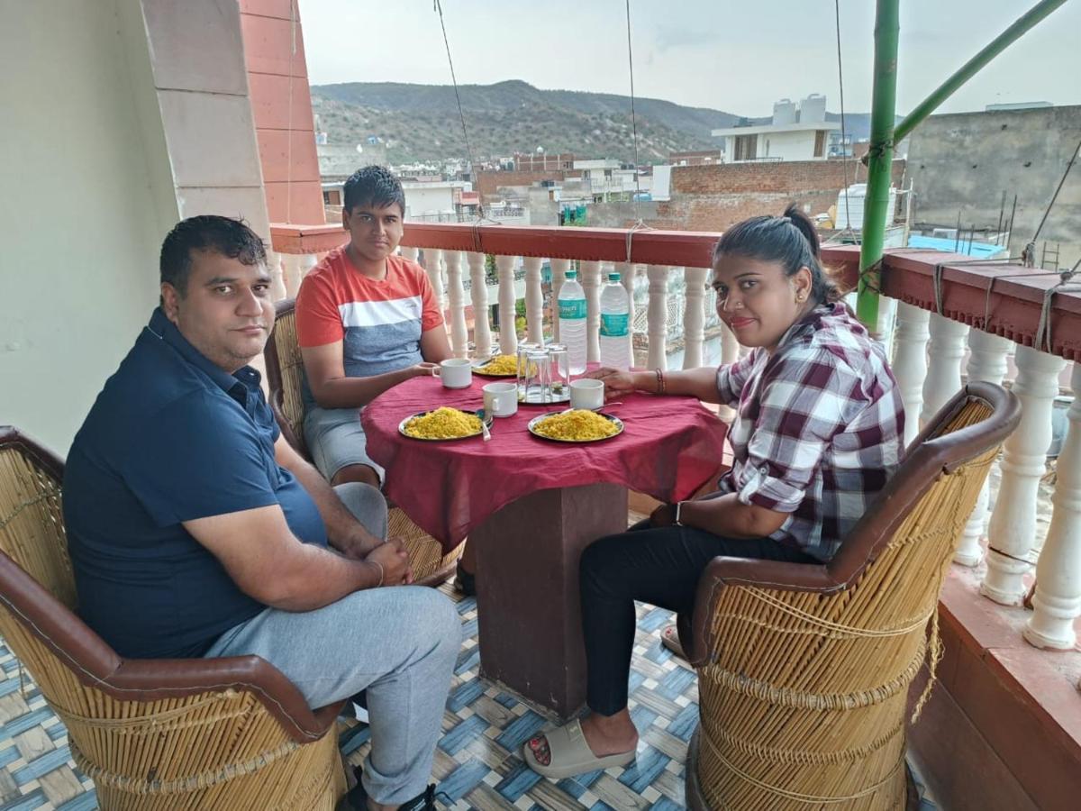 Shree Narayan Palace Hotel