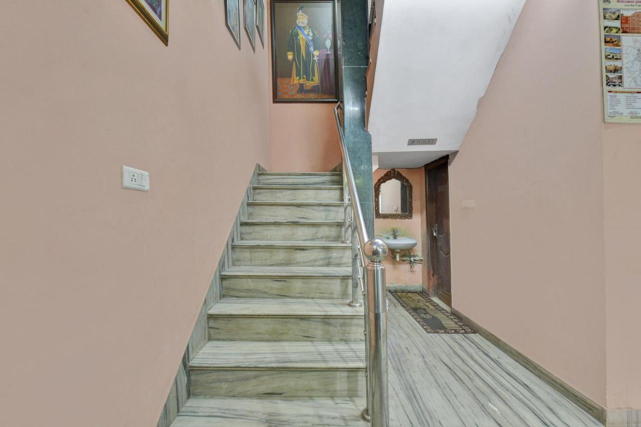 Oyo Flagship Royal Hotel 3*