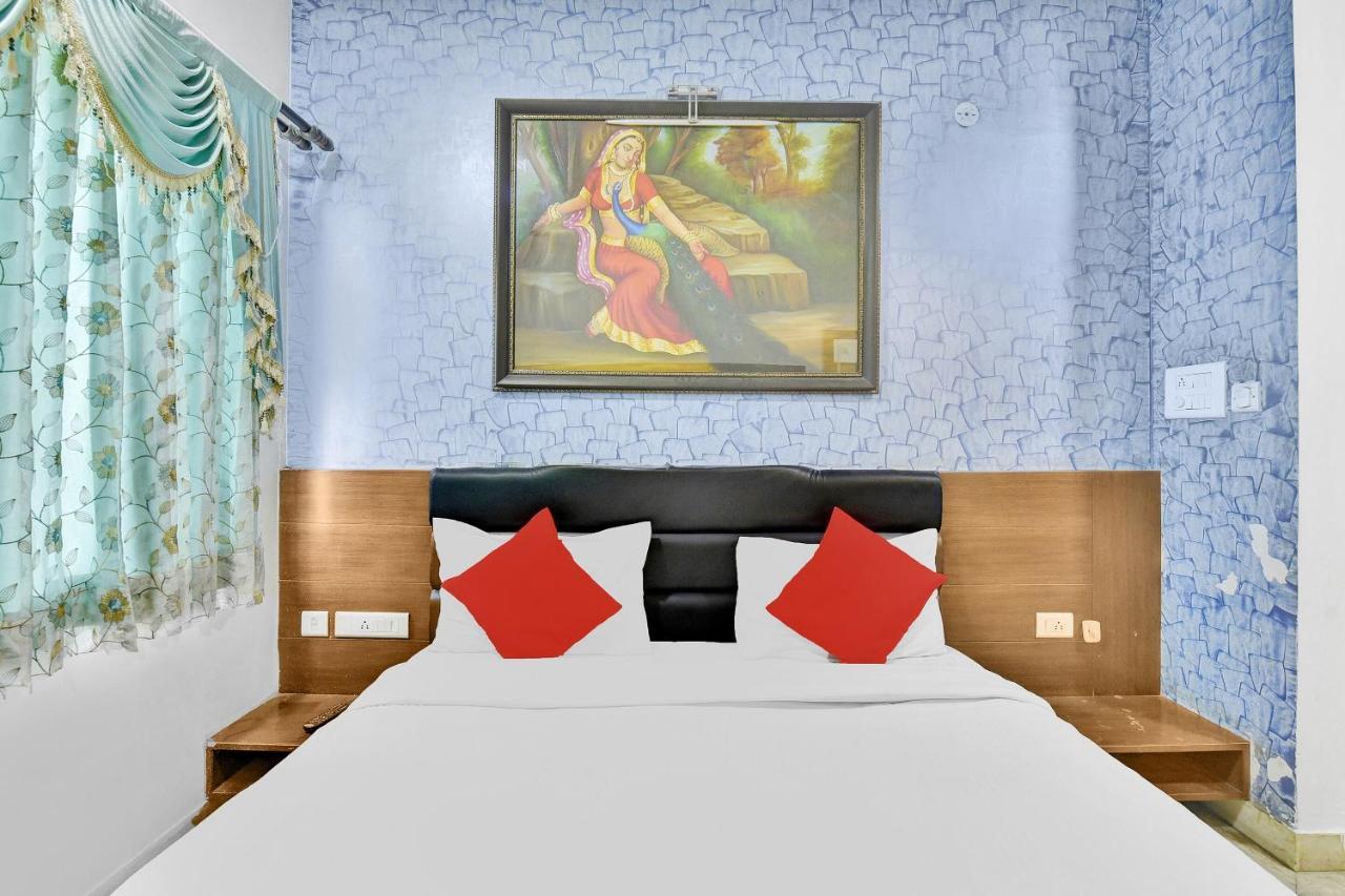 Hotel Oyo Flagship Royal 3*
