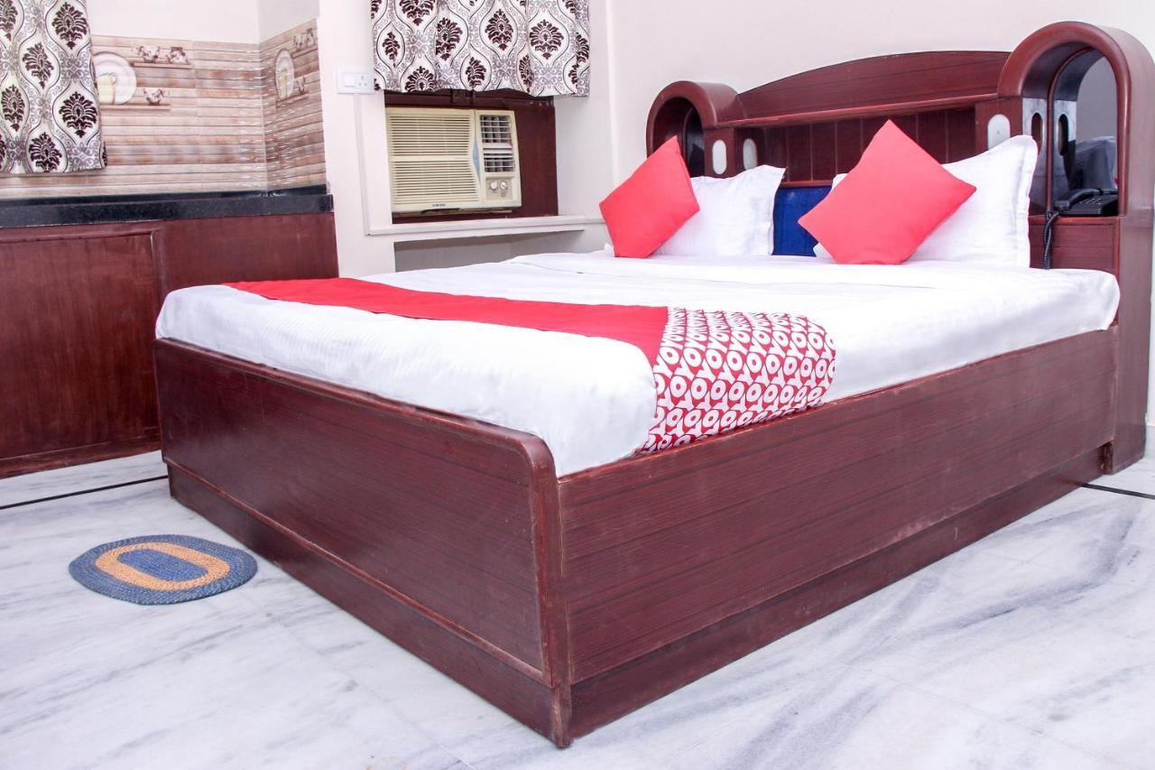 Hotel Oyo Srk & 3*