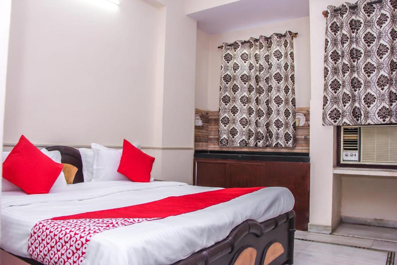 Oyo Srk & Hotel