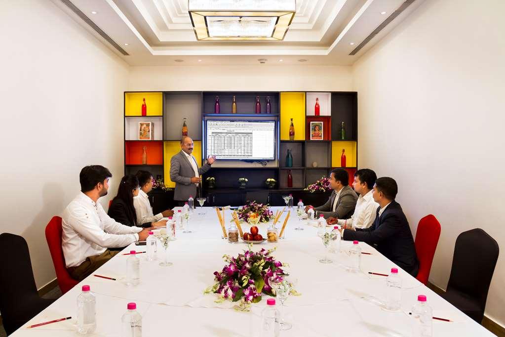 Hotel Zone By The Park Jaipur