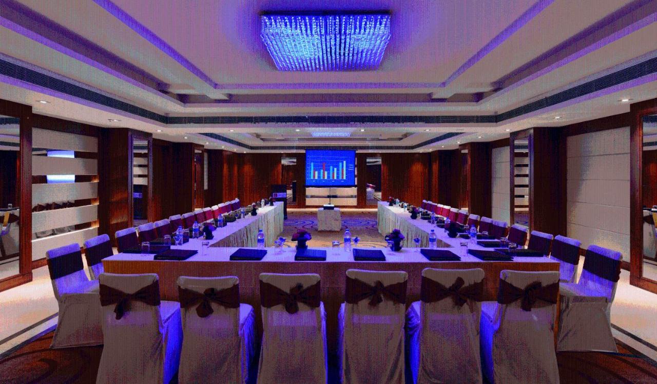 Hotel Lords Plaza 3*