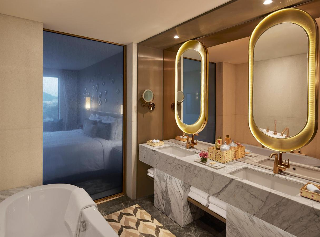 Hotel Taj Amer,