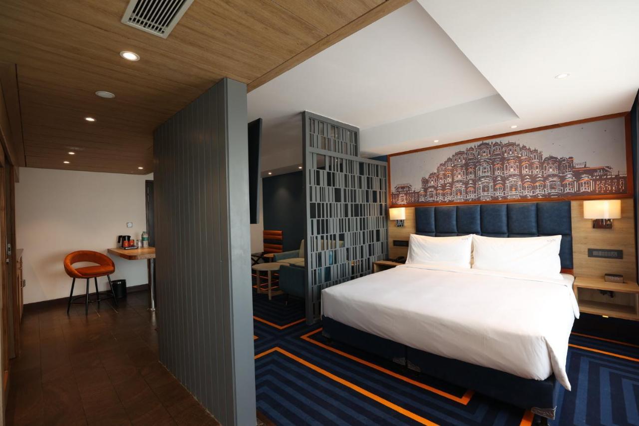 Express & Gopalpura Hotel 4*