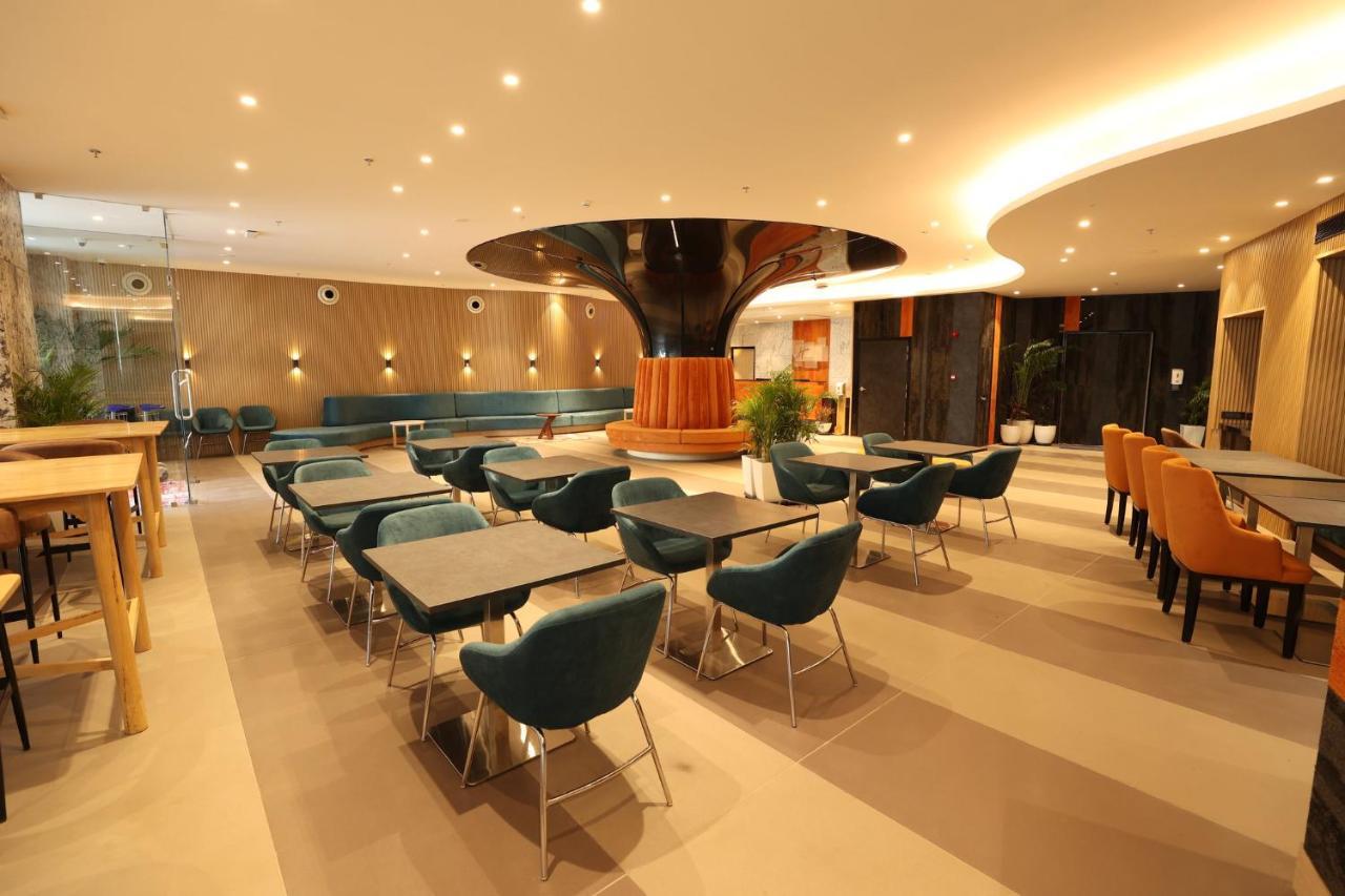 Hotel Express & Gopalpura 4*