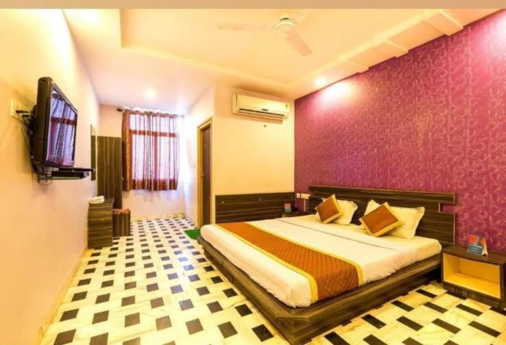 Hayat Residency Hotel 2*