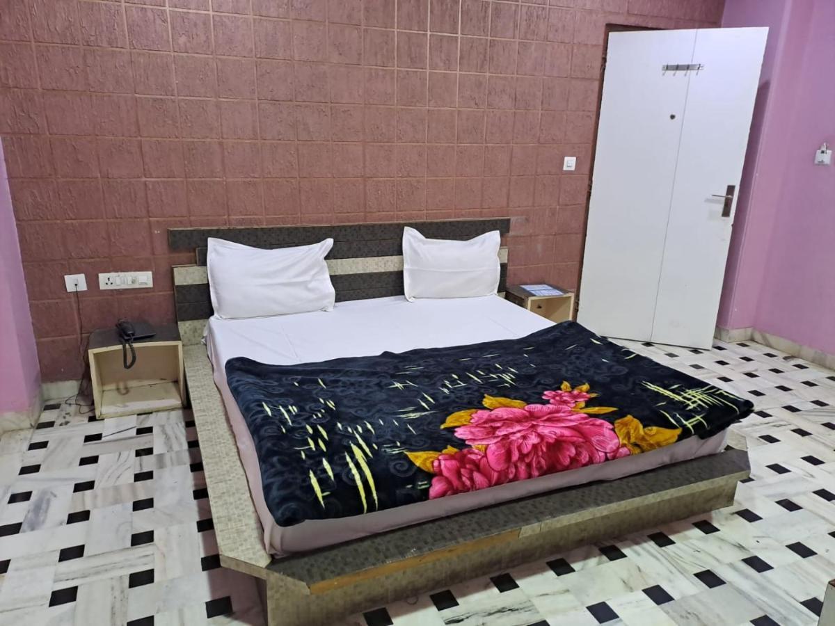 Hayat Residency 2*
