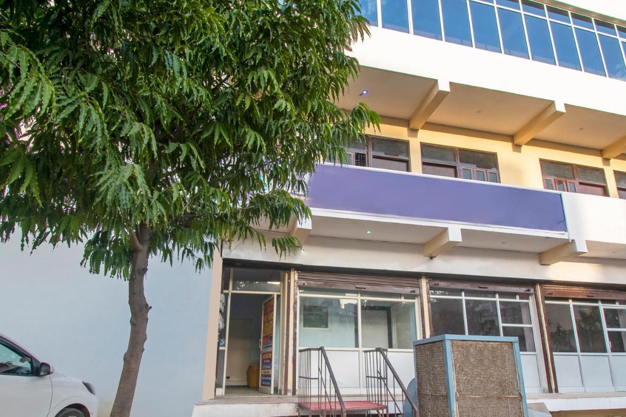 Oyo Flagship Rajshree 3* Jaipur