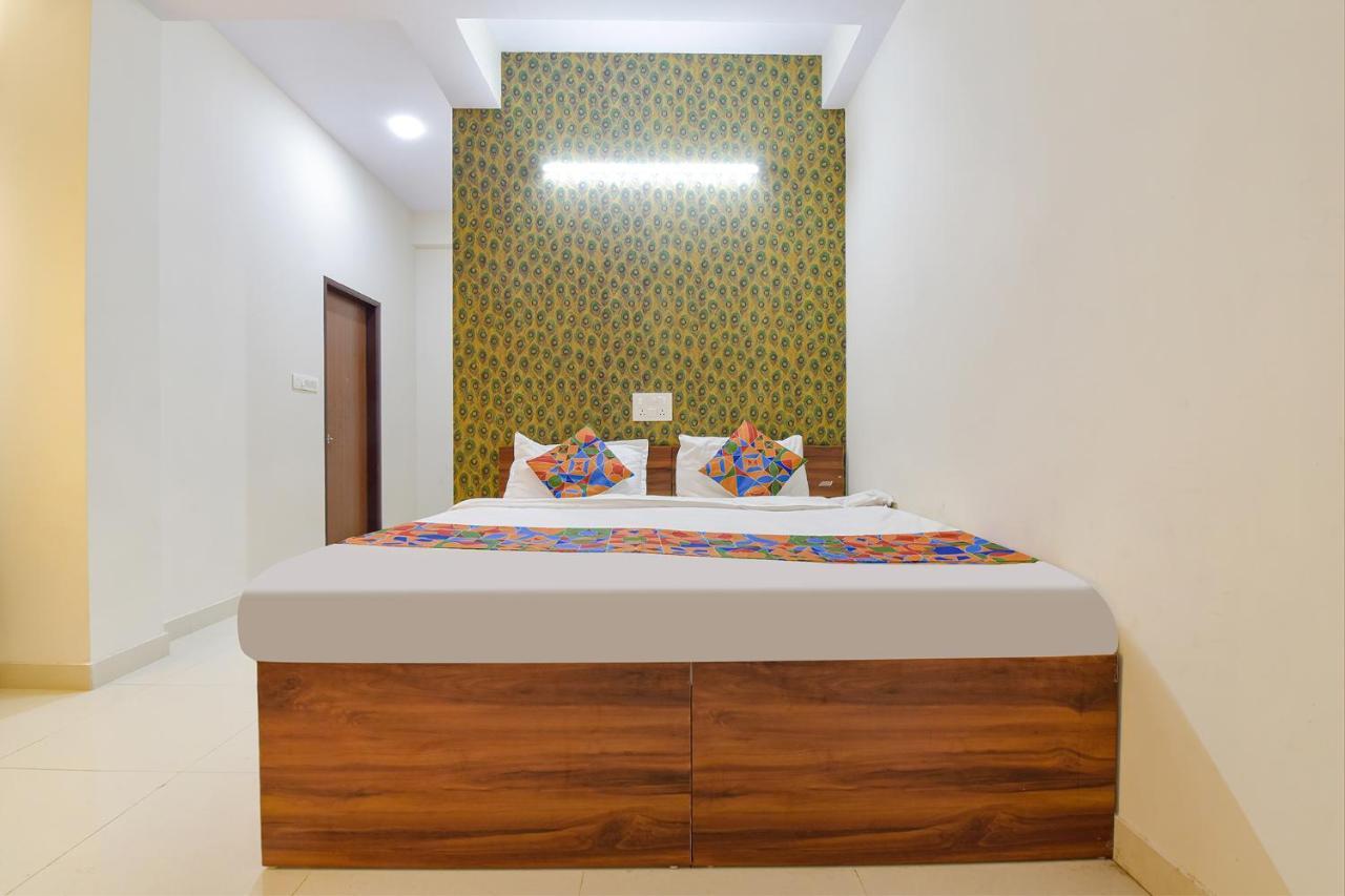 Hotel Fabhotel Grand Lotus