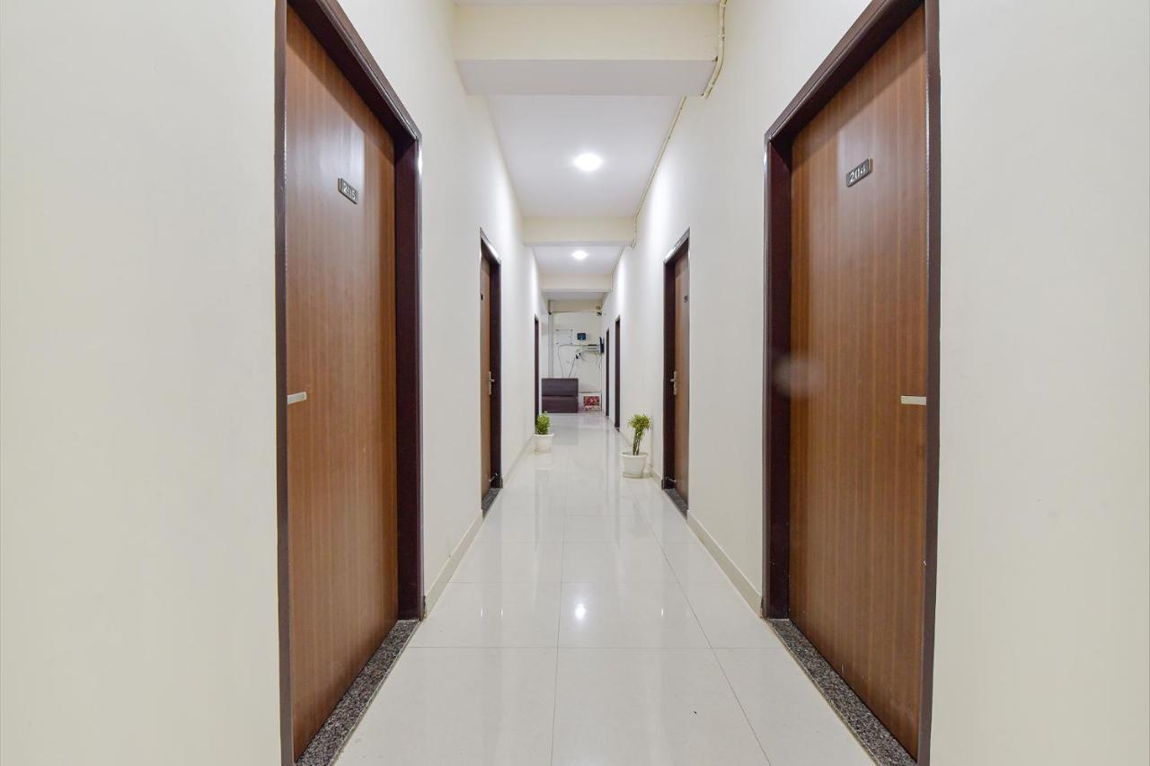 Fabhotel Grand Lotus
