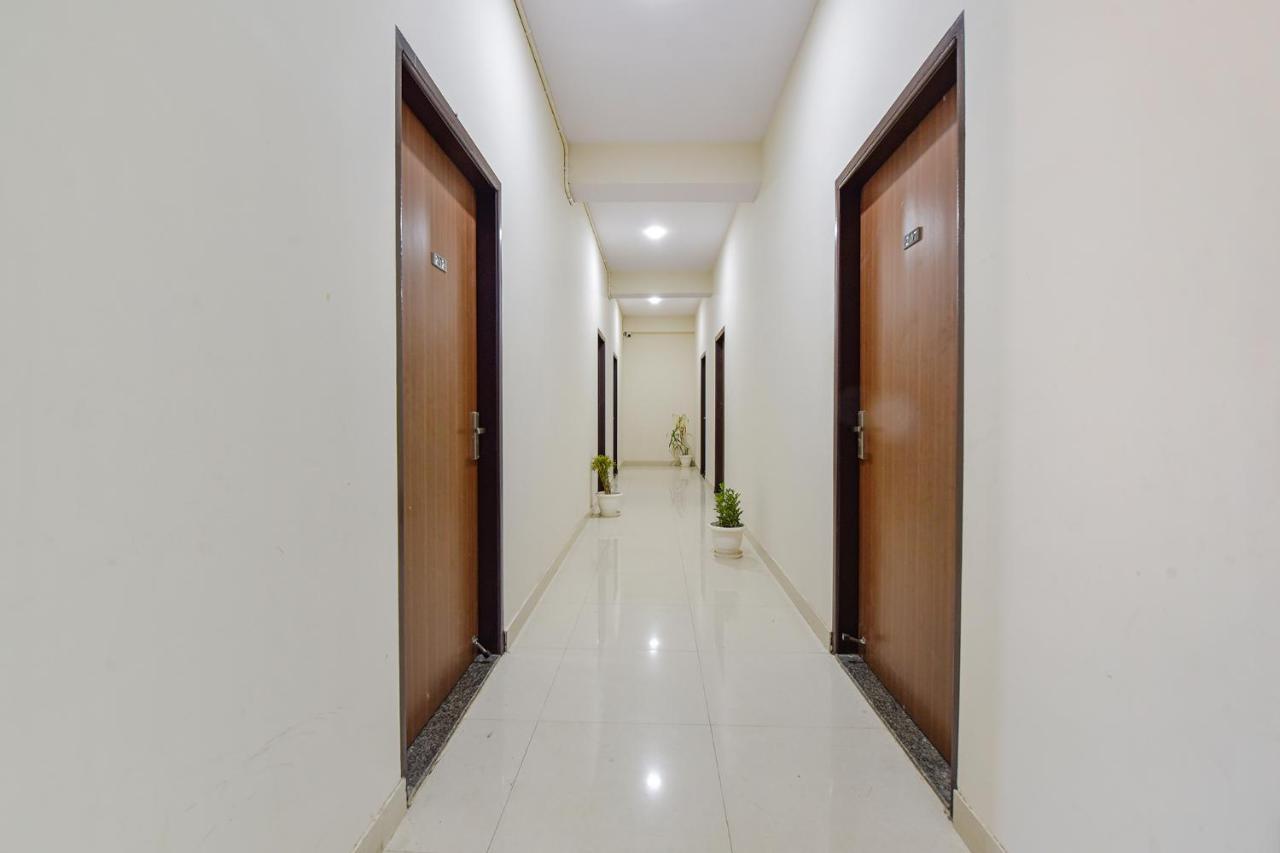 Fabhotel Grand Lotus Hotel