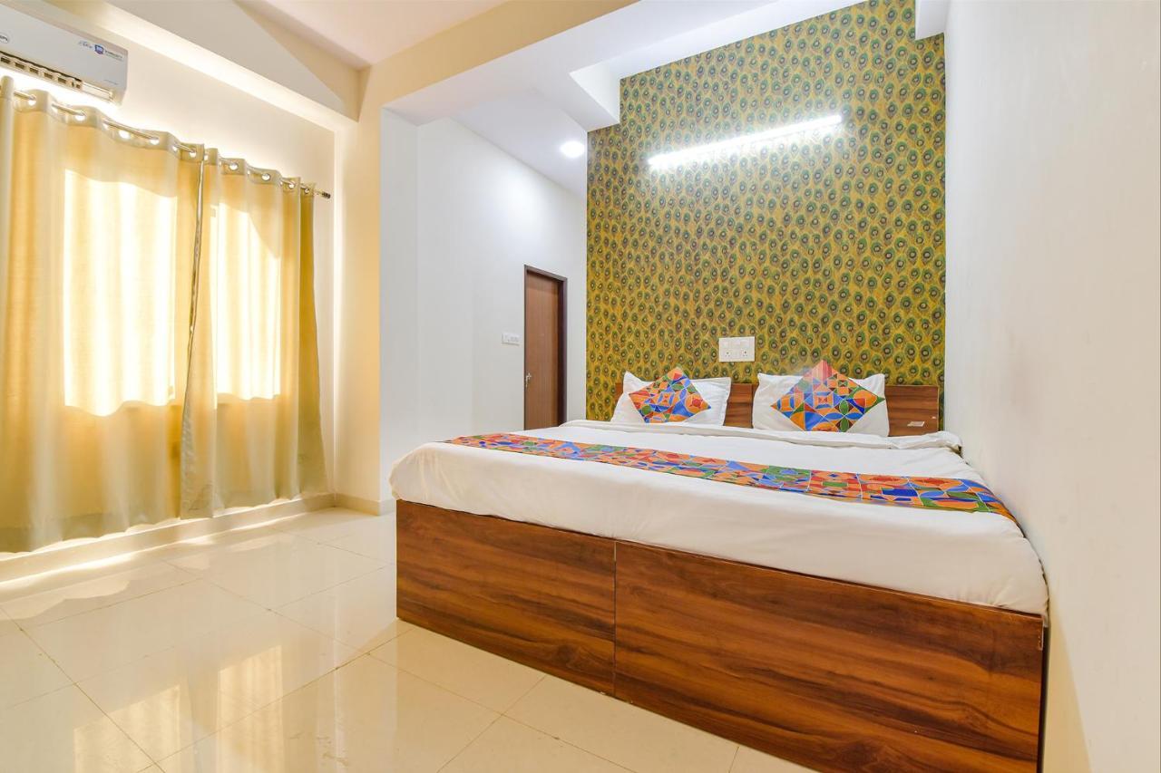 Hotel Fabhotel Grand Lotus