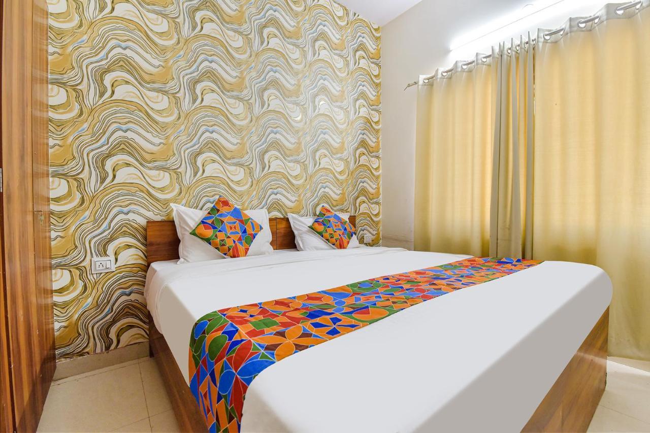Hotel Fabhotel Grand Lotus
