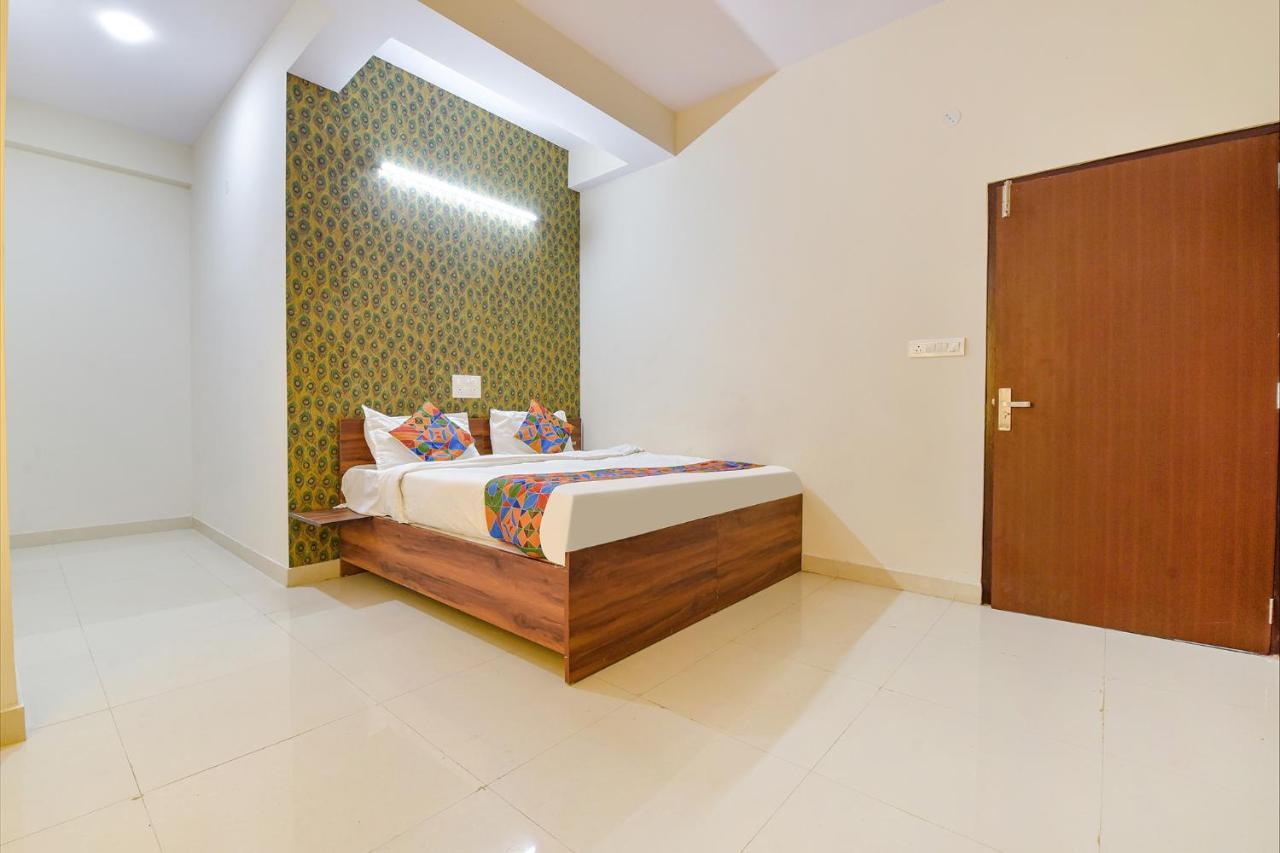 Fabhotel Grand Lotus Hotel