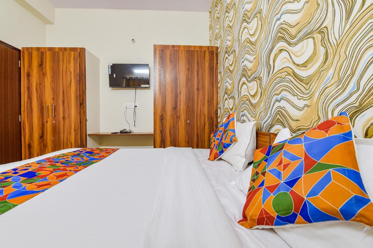 Fabhotel Grand Lotus 3*