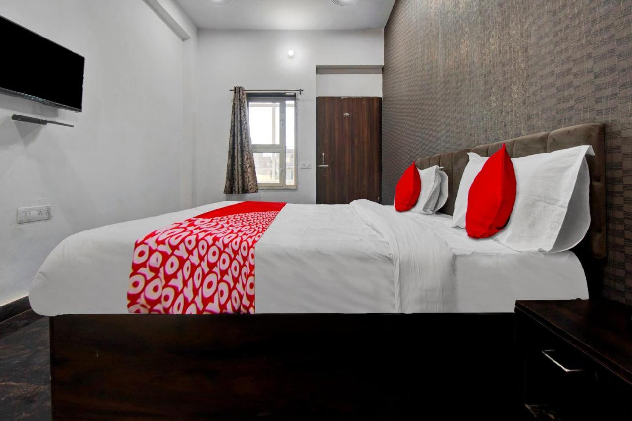 Oyo Flagship Rajshree Hotel 3*