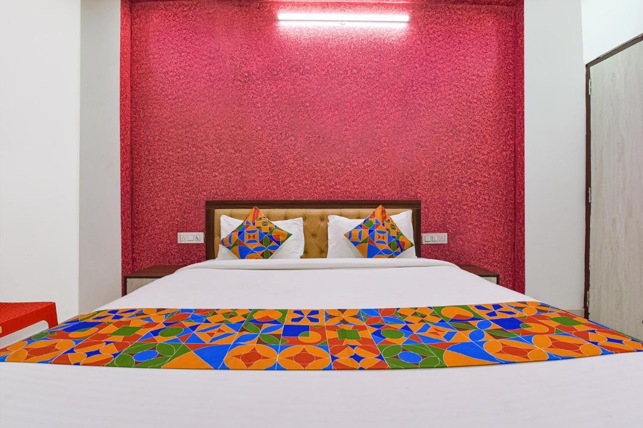 Hotel Fabhotel The Lotus 3*