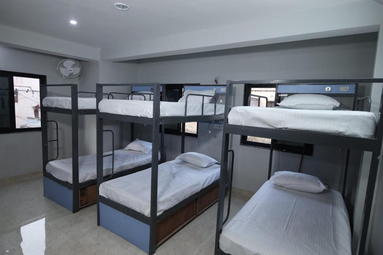 Hostel Backpackers *