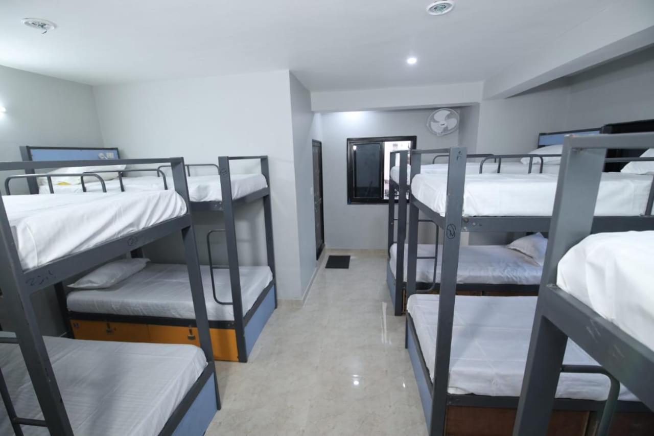 Hostel Backpackers *
