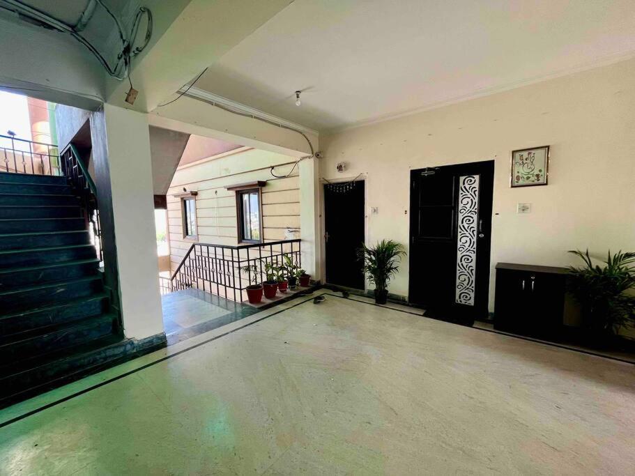 Casa Paradis- Secure, Cozy& Peaceful Paradise In Heart Of Happening Colony