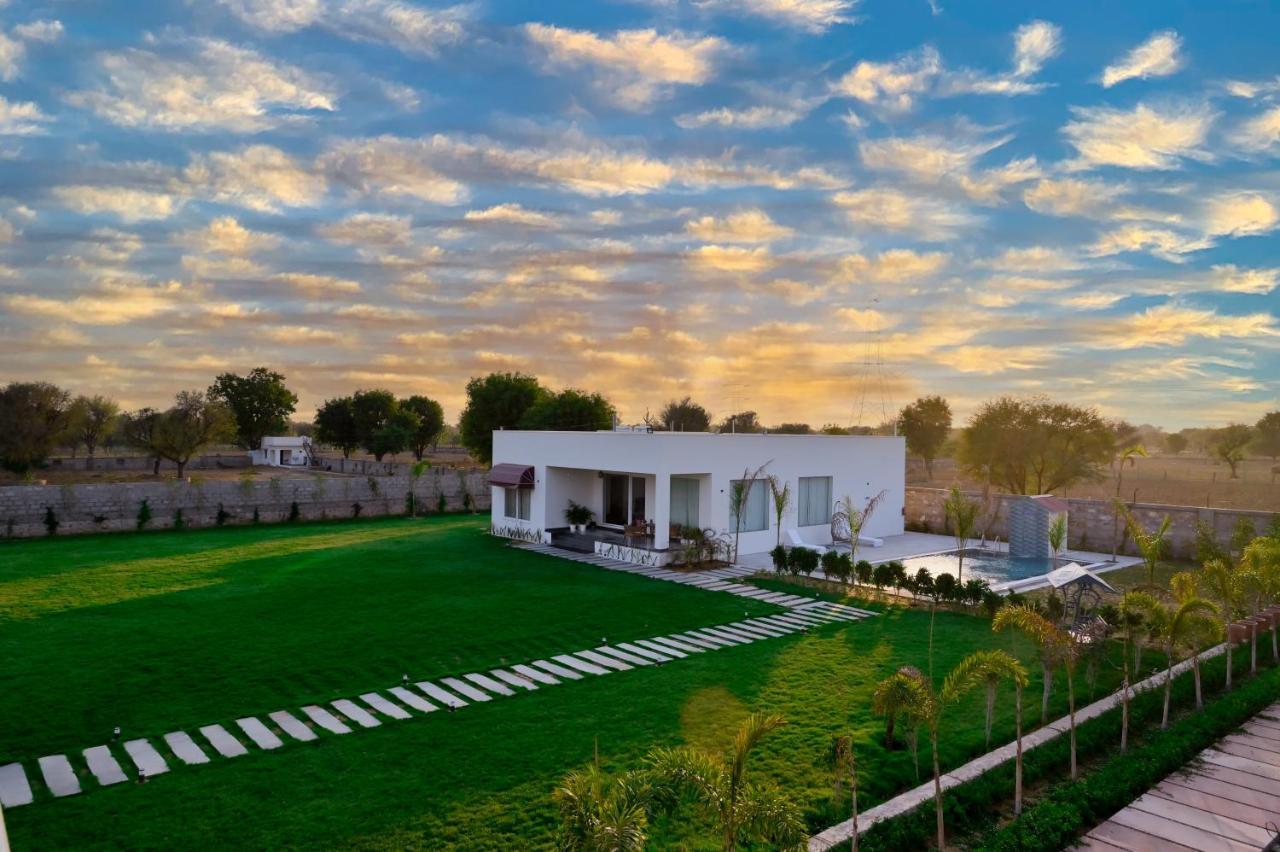 Farm stay The Peace- A Luxury Private Pool *