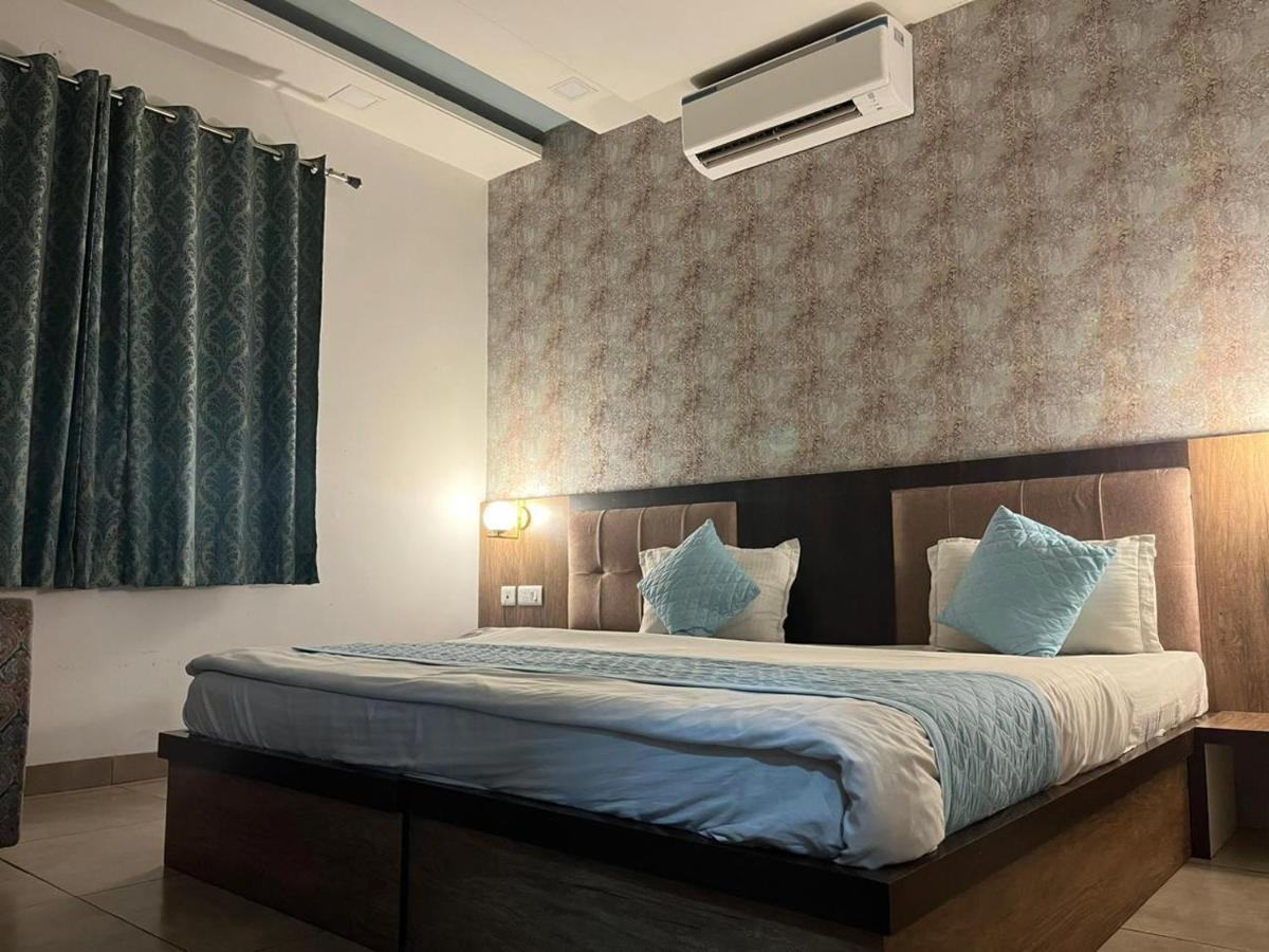 The Circle Era - An Aesthetic By Shivaneel Hospitality * Jaipur