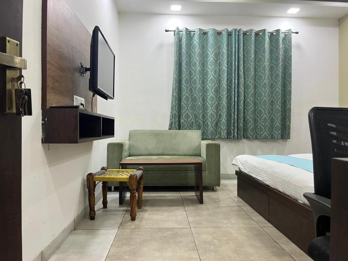 The Circle Era - An Aesthetic By Shivaneel Hospitality Hostel