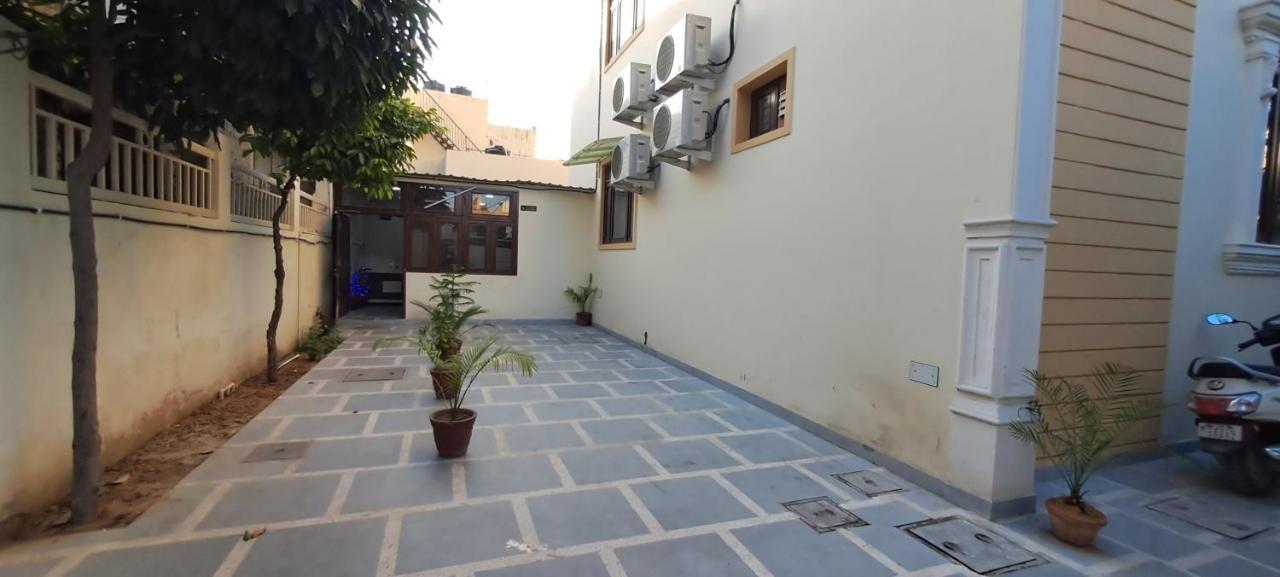 Hostel The Circle Era - An Aesthetic By Shivaneel Hospitality *